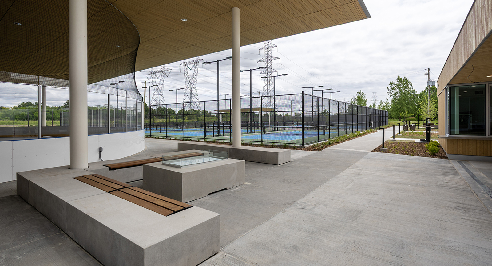 Patinoire couverte et réfrigérée du parc Marie-Victorin