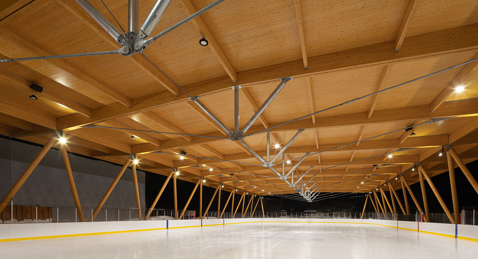 Parc Terry-Fox refrigerated skating rink