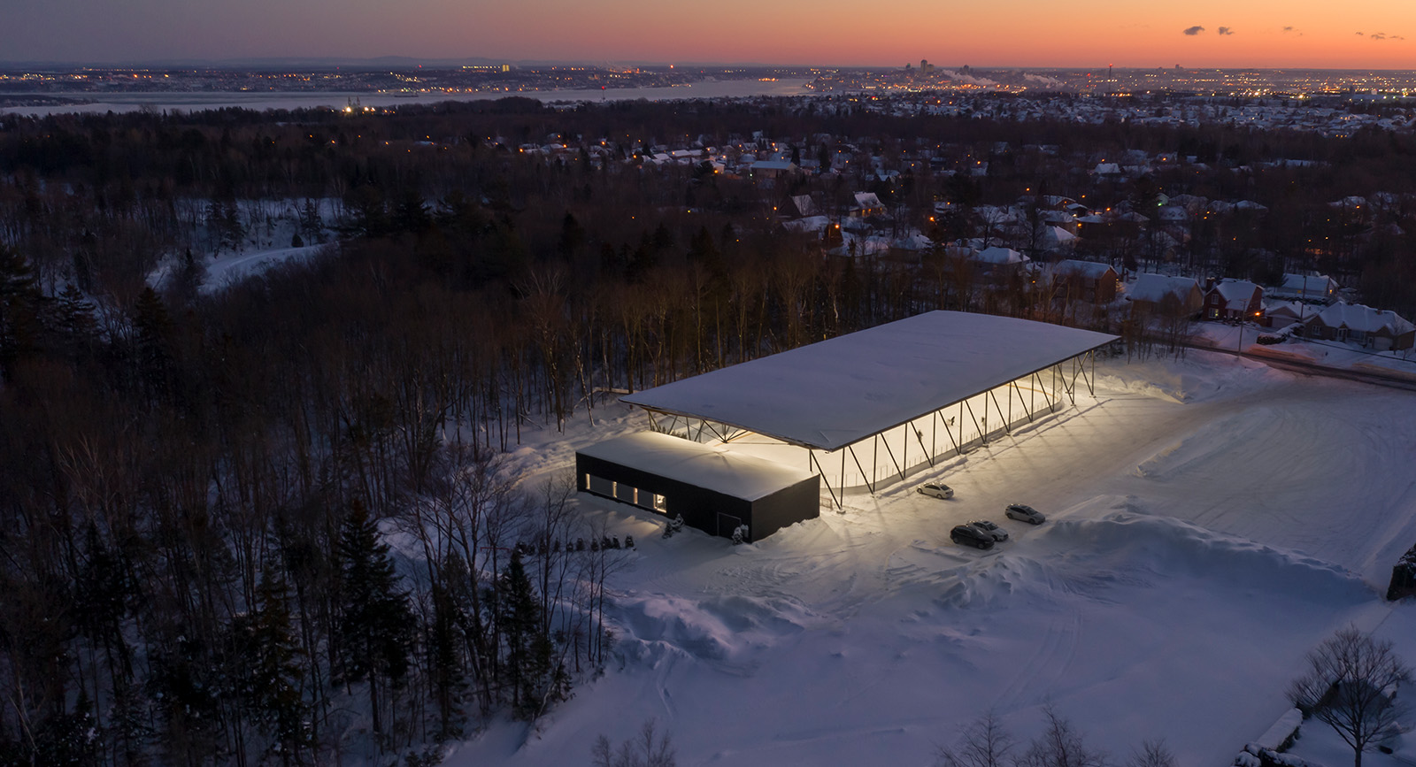 Patinoire couverture du parc des Saphirs (domaine du Boisé)