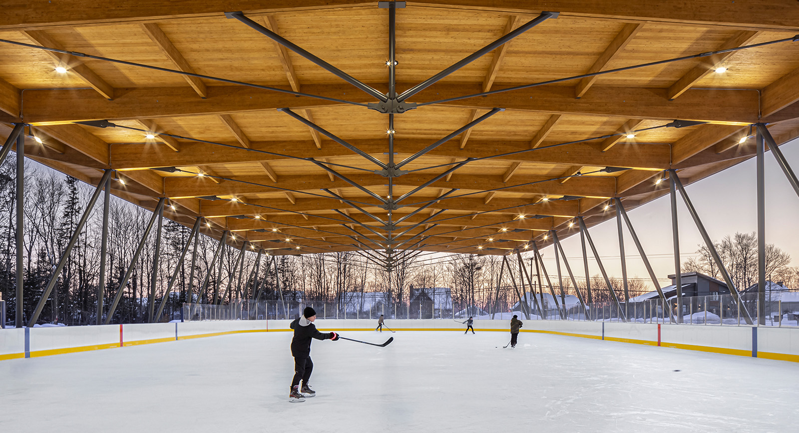 Patinoire couverture du parc des Saphirs (domaine du Boisé)